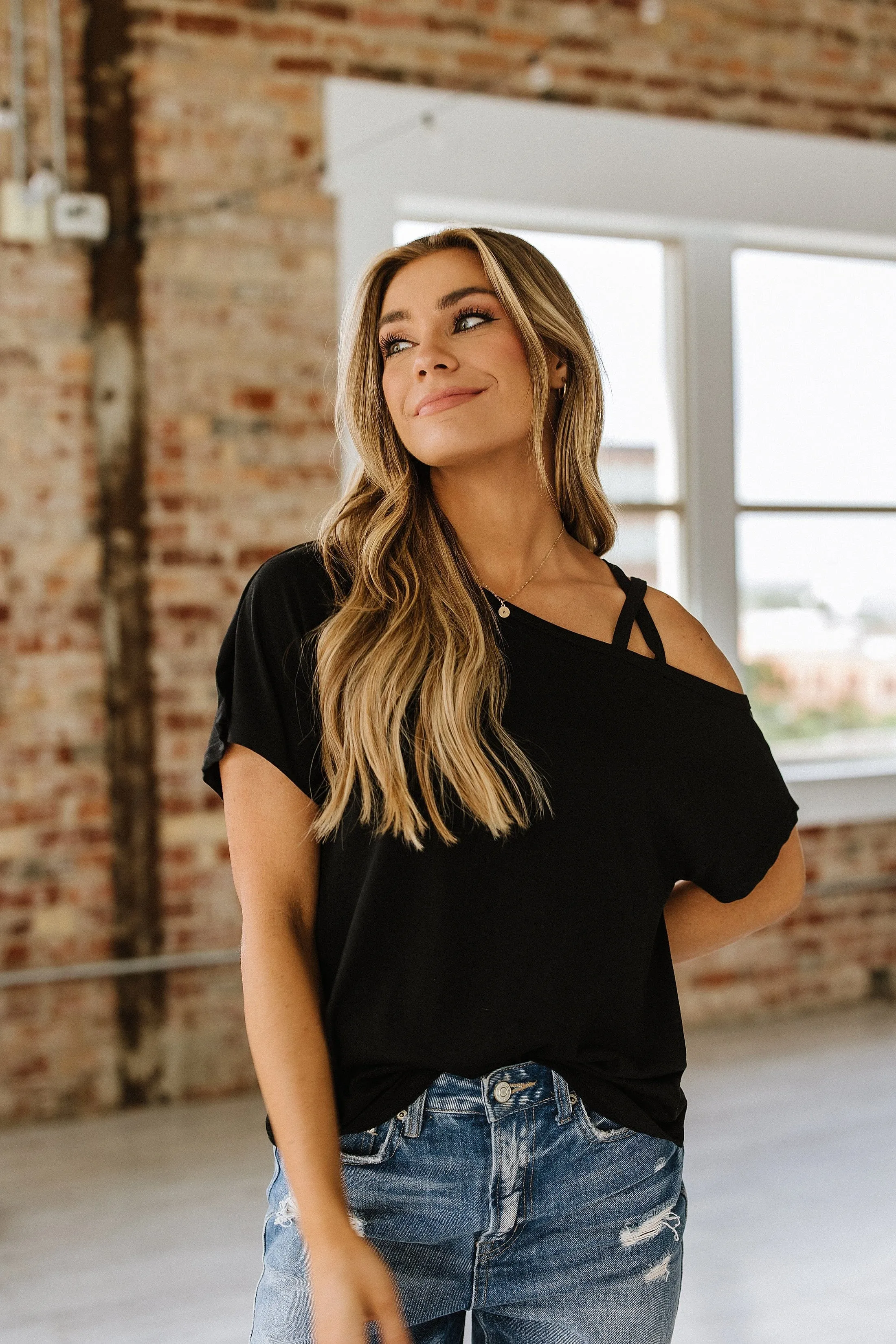 Amara Crisscross Shoulder Tee | DROPSHIP