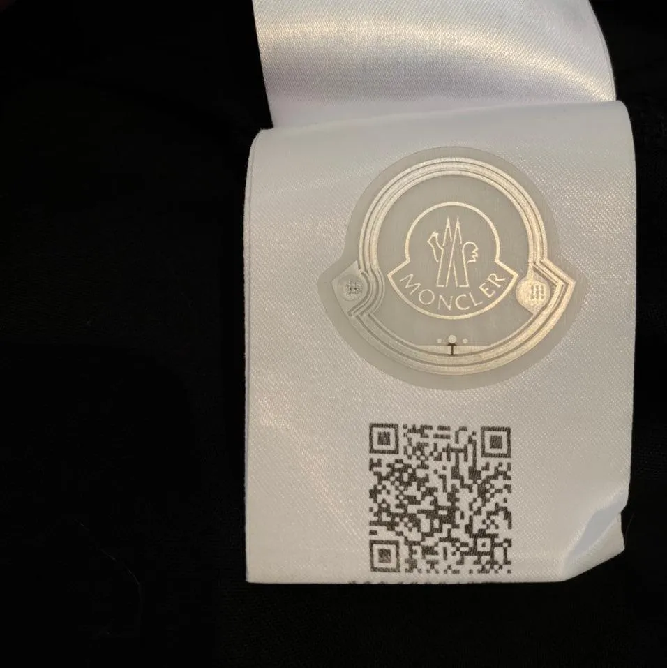 Moncler double logo t-shirt  With tags 🏷 (M)